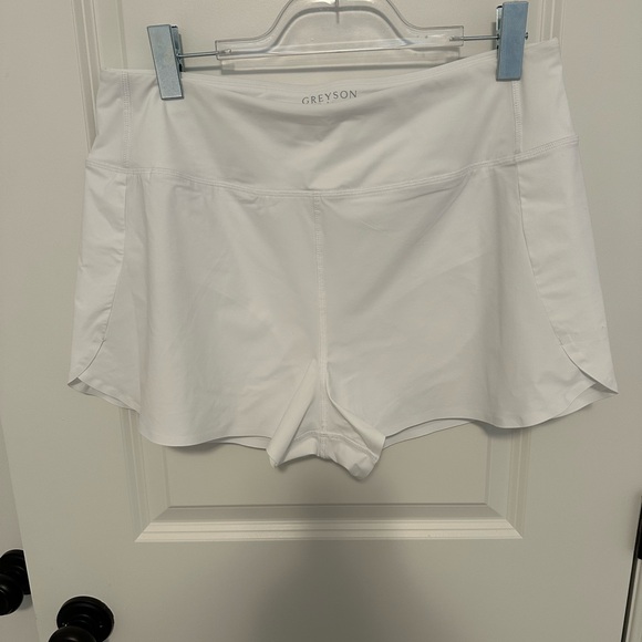 Greyson Women’s Pheonix Short - Arctic White - Picture 6 of 6